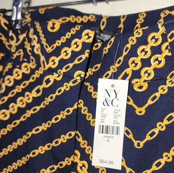 New York and Company Audrey Pant Slim Leg Crop NWT - Size 8 - Picture 3 of 5